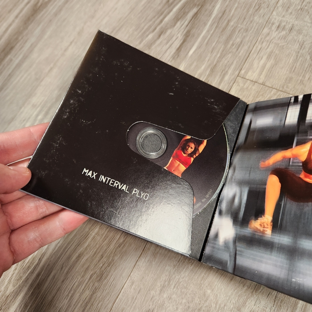Beachbody Insanity Workout DVD Set - Picture 10 of 12